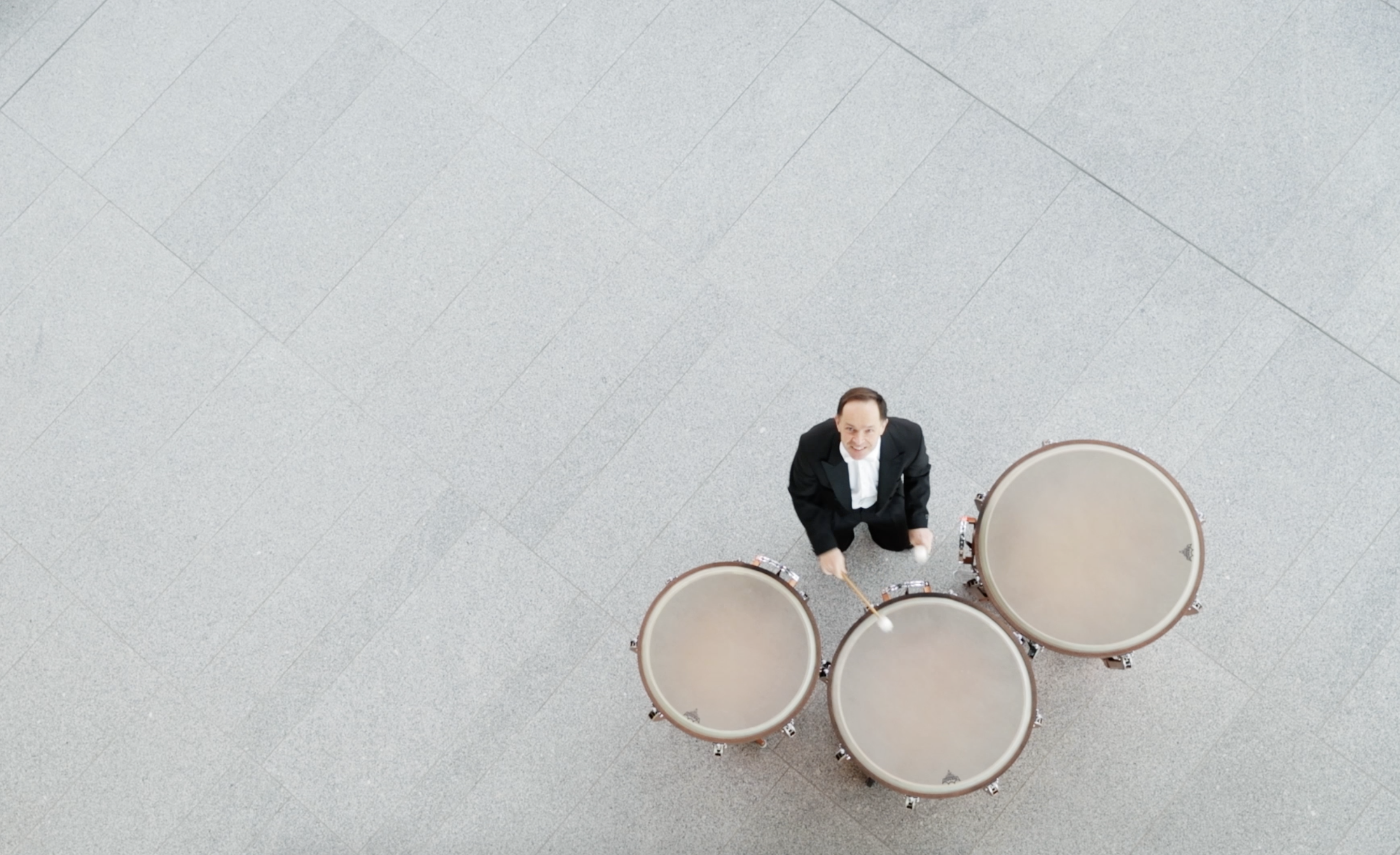 Bilde av paukist Odd Børge til strømmekonsert