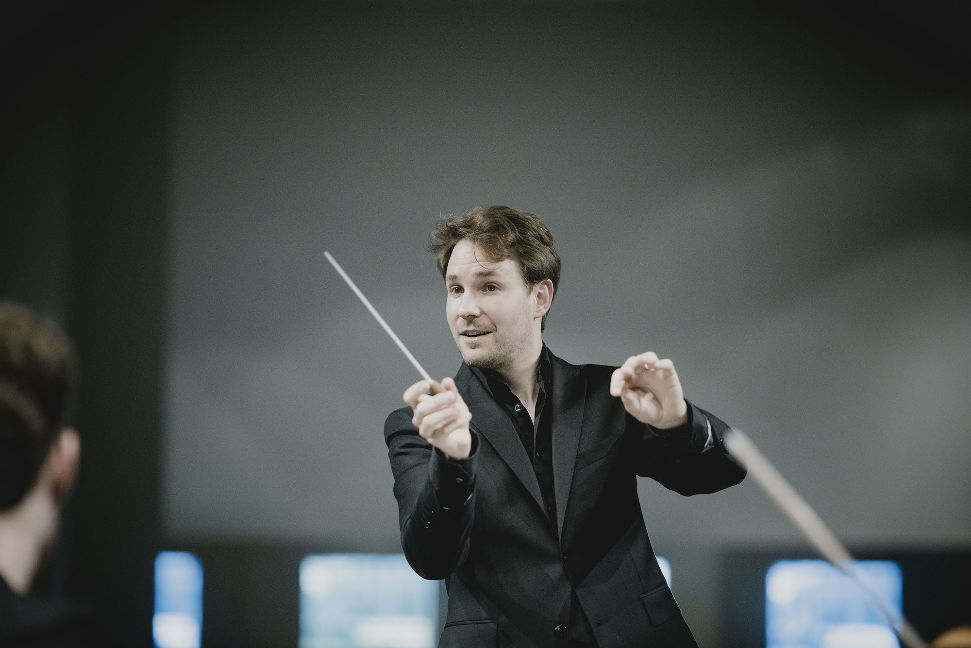 Clemens Schuldt Conductor
Photo: Marco Borggreve