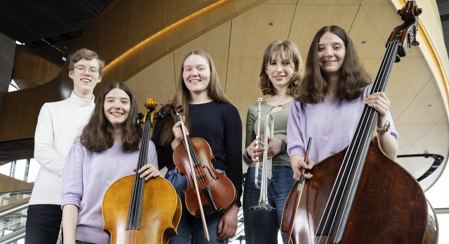 Magnus (18), Diana Johanna (16), Hanna Kristin (16), Elisa (17), Elisa Maria (16), og Simen (15) 
overbeviste Stavanger Symfoniorkester med sine musikerferdigheter.
