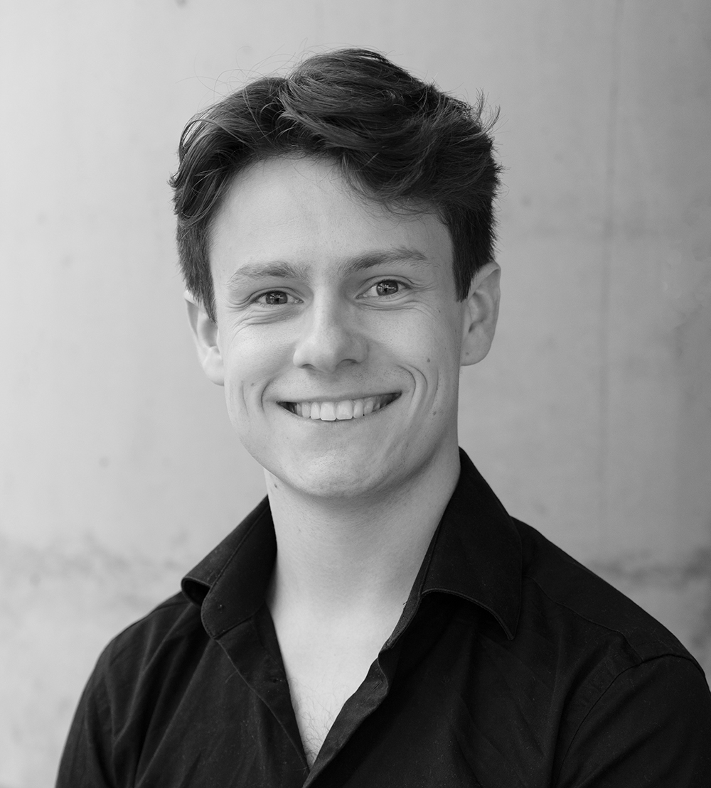 Harry KneeshawBW_web